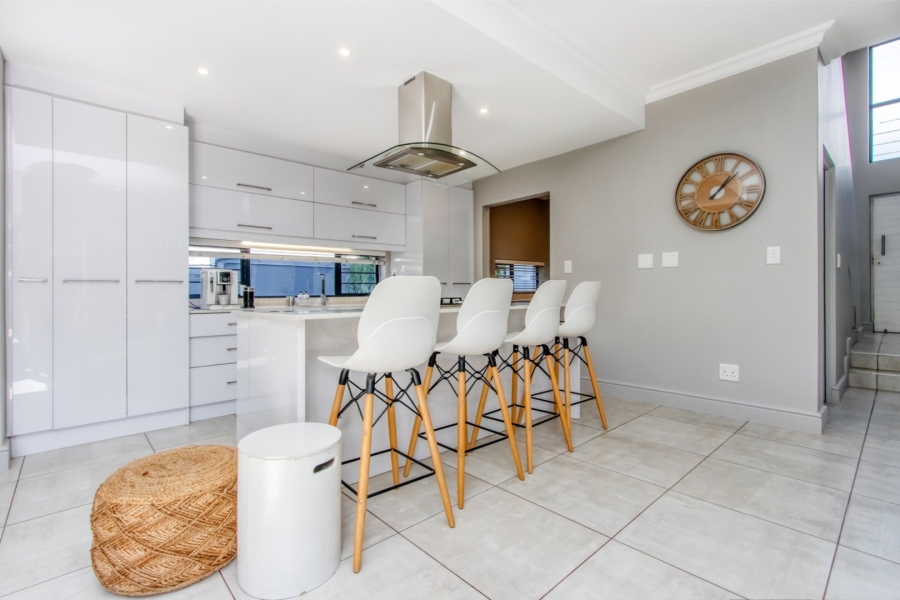 4 Bedroom Property for Sale in Broadacres Gauteng