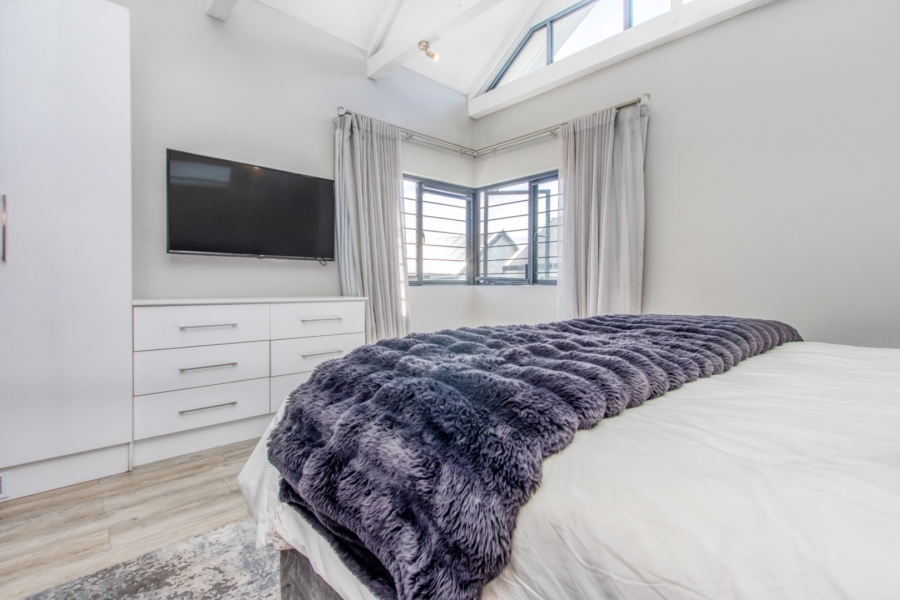 4 Bedroom Property for Sale in Broadacres Gauteng