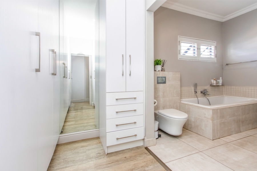 4 Bedroom Property for Sale in Broadacres Gauteng