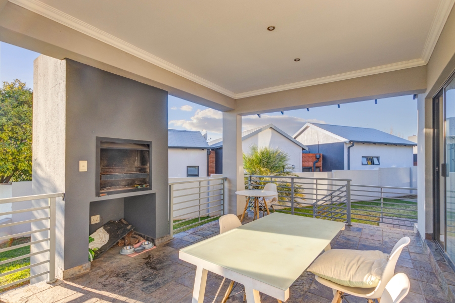 4 Bedroom Property for Sale in Copperleaf Estate Gauteng