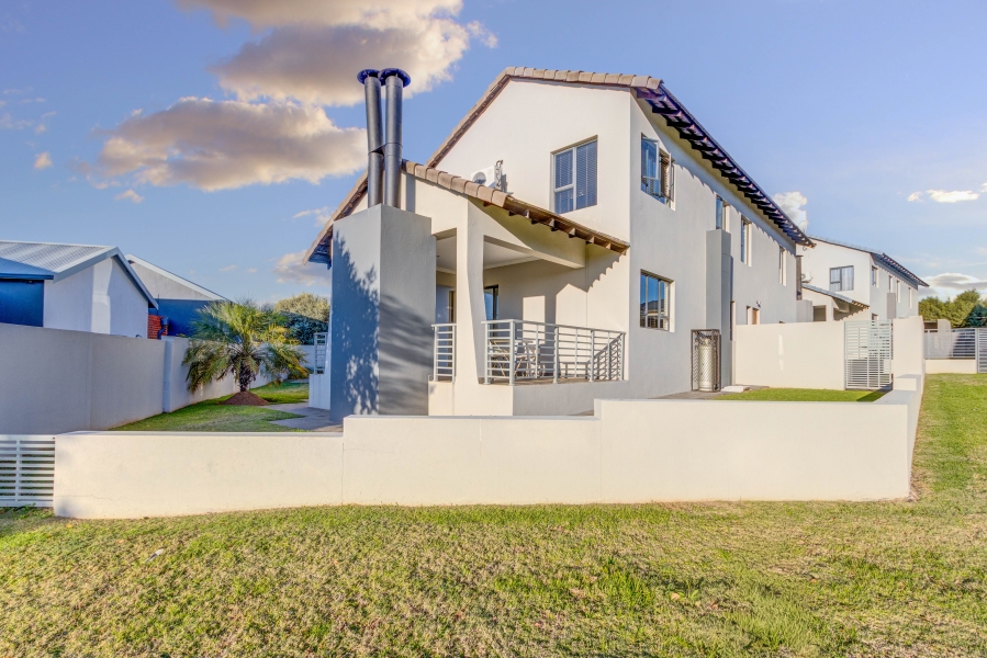 4 Bedroom Property for Sale in Copperleaf Estate Gauteng