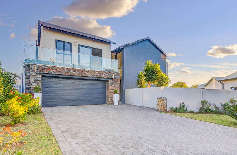 4 Bedroom Property for Sale in Copperleaf Estate Gauteng