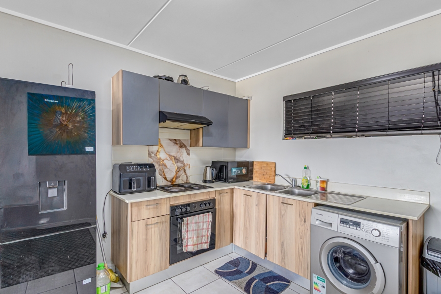 2 Bedroom Property for Sale in Linbro Park Gauteng