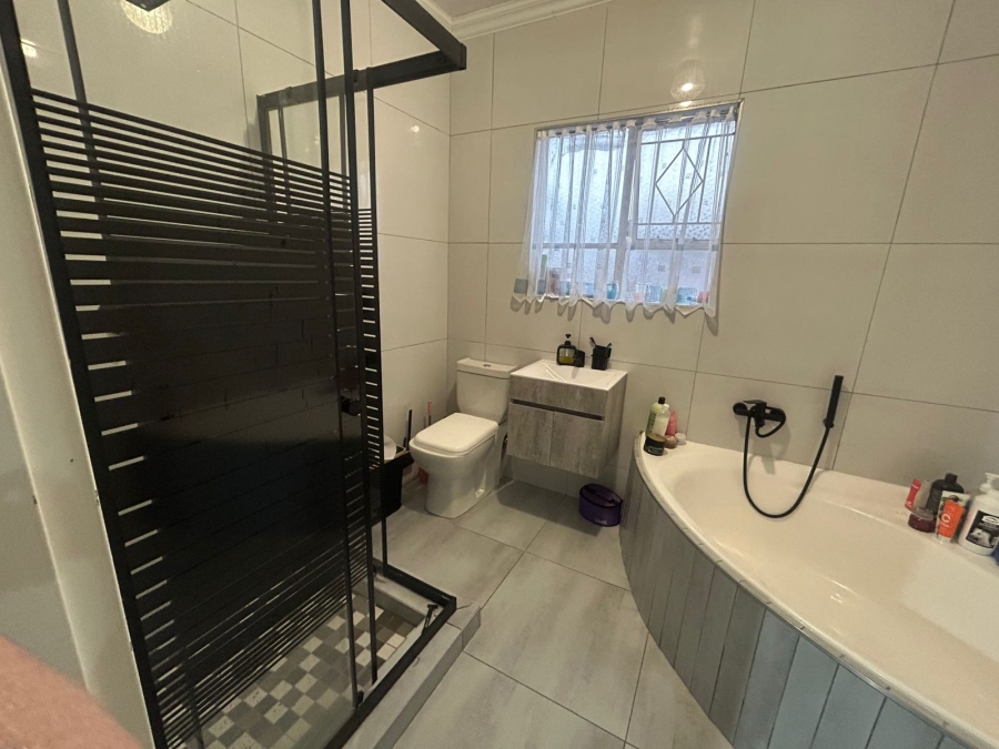 3 Bedroom Property for Sale in Kenmare Gauteng