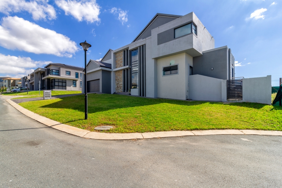 5 Bedroom Property for Sale in Blue Valley Golf Estate Gauteng