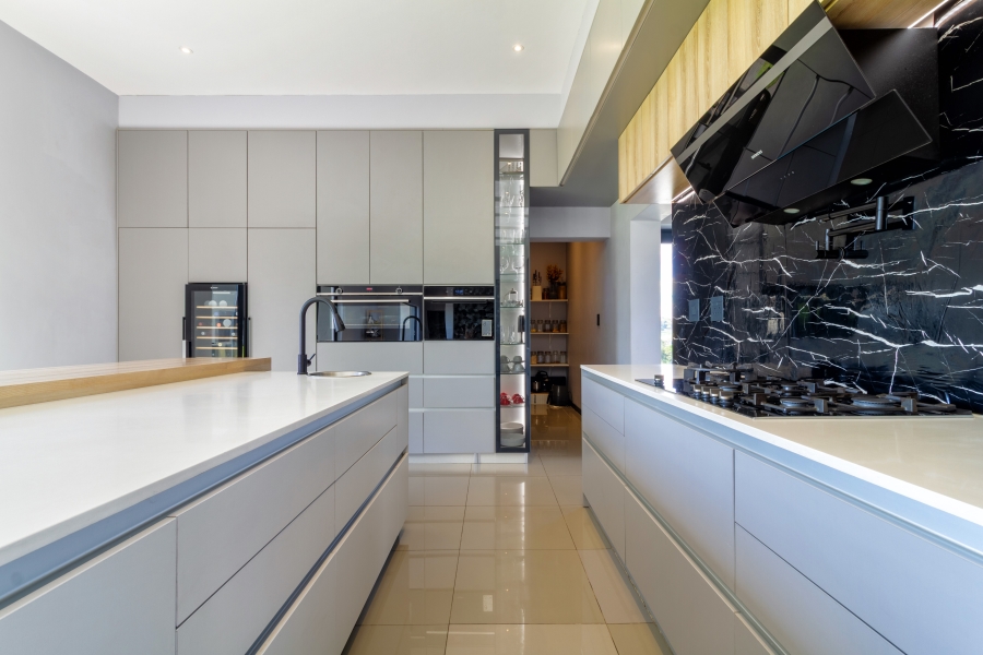5 Bedroom Property for Sale in Blue Valley Golf Estate Gauteng