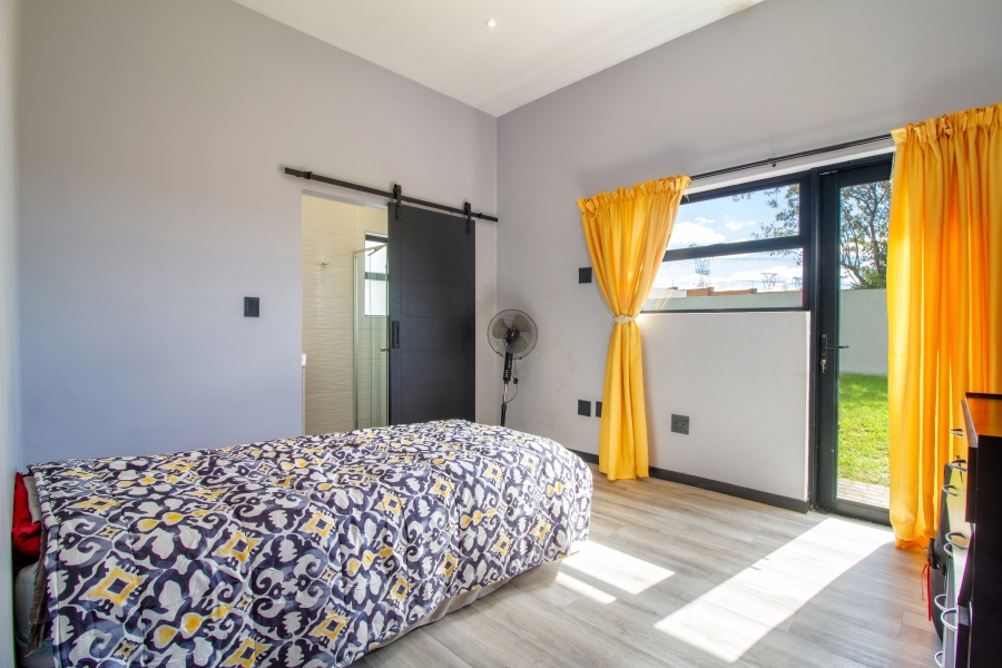 5 Bedroom Property for Sale in Blue Valley Golf Estate Gauteng