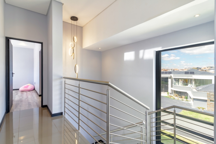 5 Bedroom Property for Sale in Blue Valley Golf Estate Gauteng