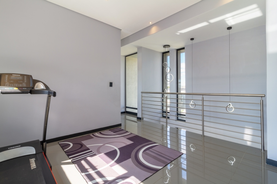 5 Bedroom Property for Sale in Blue Valley Golf Estate Gauteng