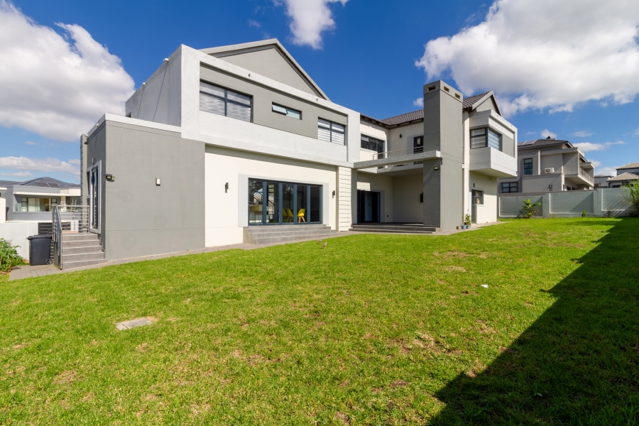 5 Bedroom Property for Sale in Blue Valley Golf Estate Gauteng