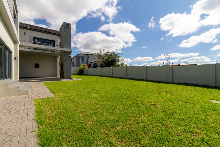 5 Bedroom Property for Sale in Blue Valley Golf Estate Gauteng