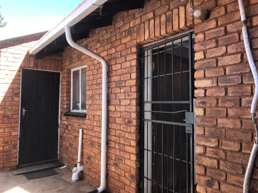 2 Bedroom Property for Sale in Dobsonville Ext 2 Gauteng