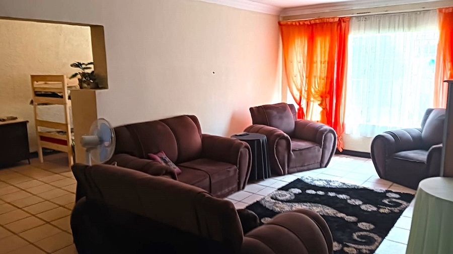 4 Bedroom Property for Sale in Van Riebeeck Park Gauteng