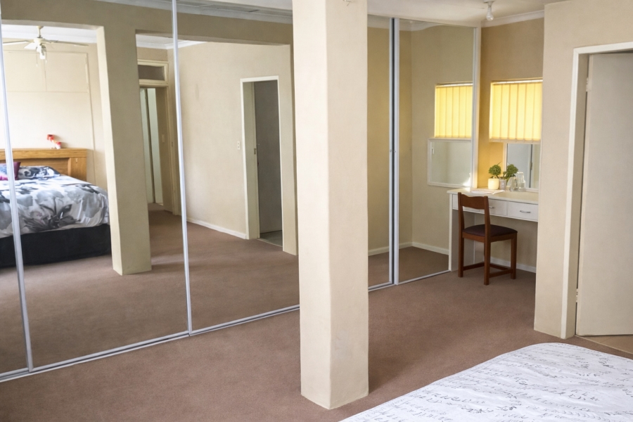 4 Bedroom Property for Sale in Van Riebeeck Park Gauteng