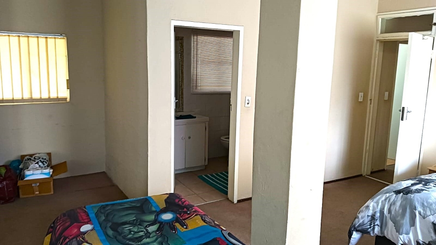 4 Bedroom Property for Sale in Van Riebeeck Park Gauteng