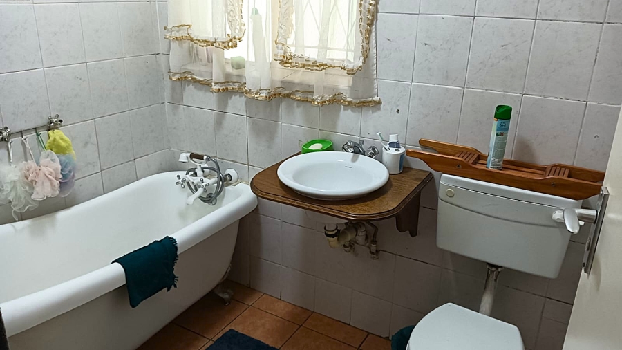 4 Bedroom Property for Sale in Van Riebeeck Park Gauteng