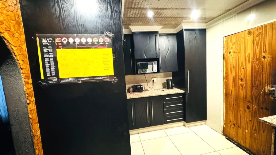 5 Bedroom Property for Sale in Tsakane Ext 11 Gauteng