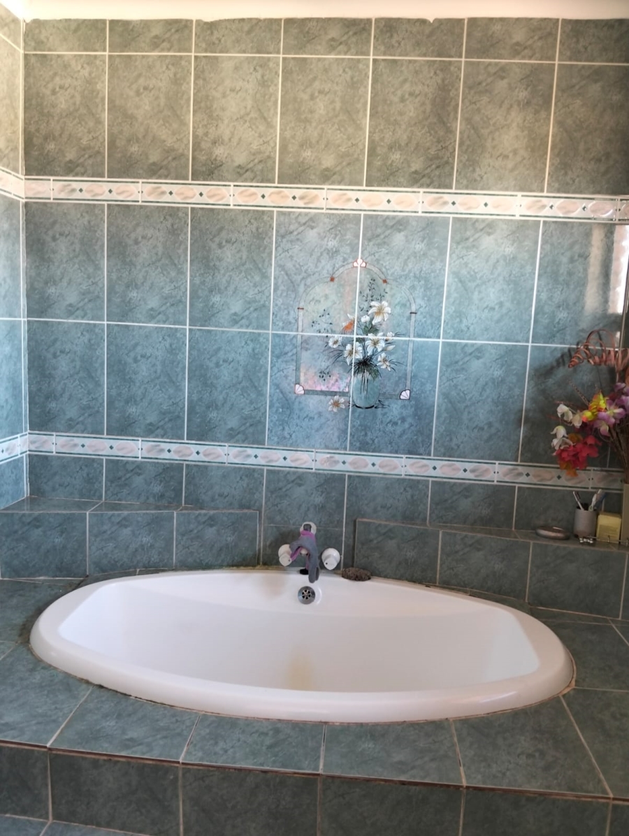 3 Bedroom Property for Sale in Mohlakeng Gauteng