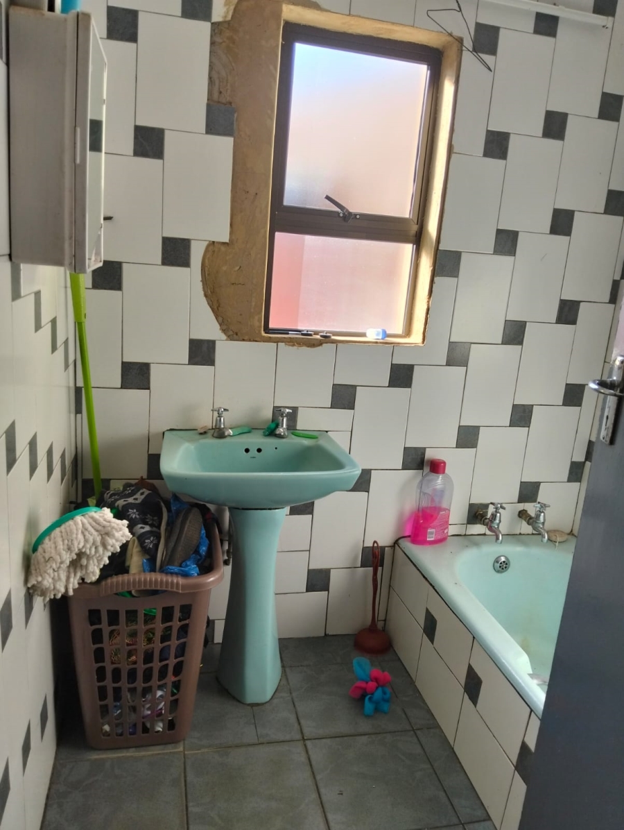 3 Bedroom Property for Sale in Mohlakeng Gauteng