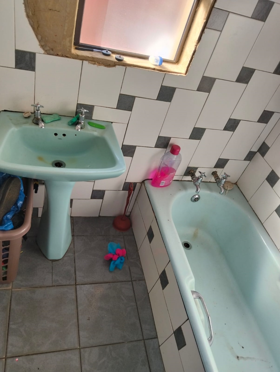 3 Bedroom Property for Sale in Mohlakeng Gauteng
