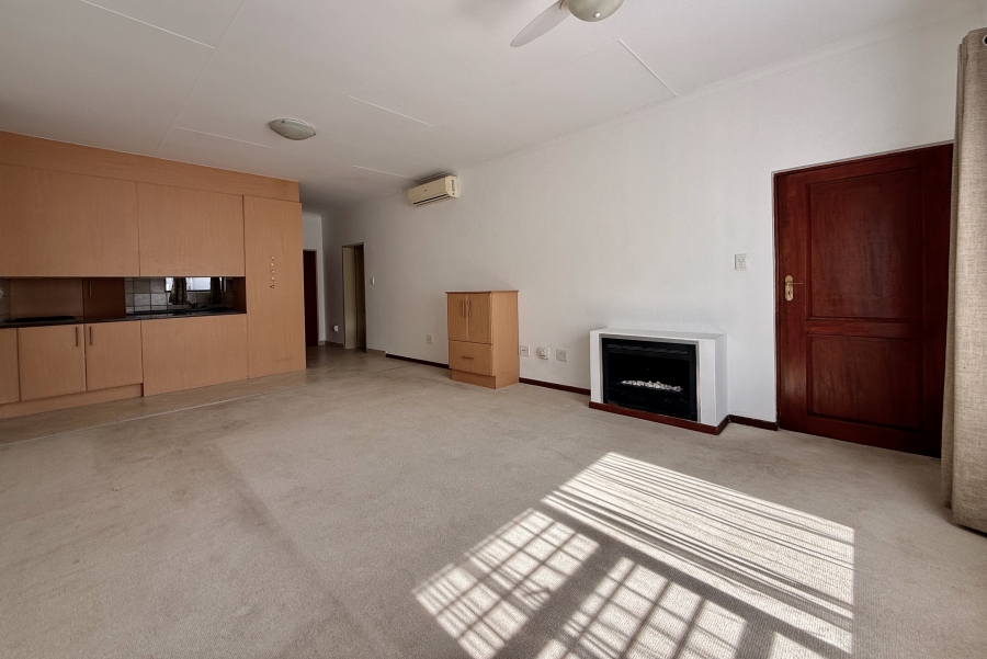 2 Bedroom Property for Sale in The Retreat Gauteng