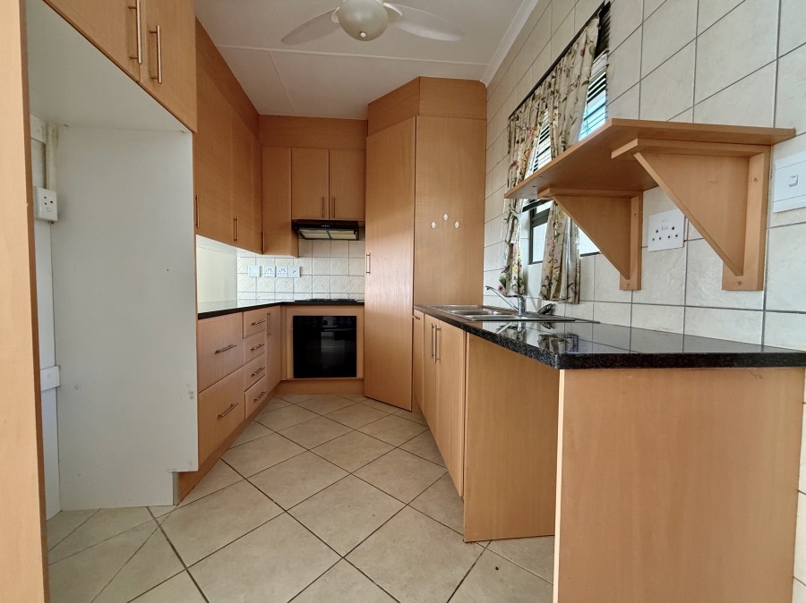 2 Bedroom Property for Sale in The Retreat Gauteng