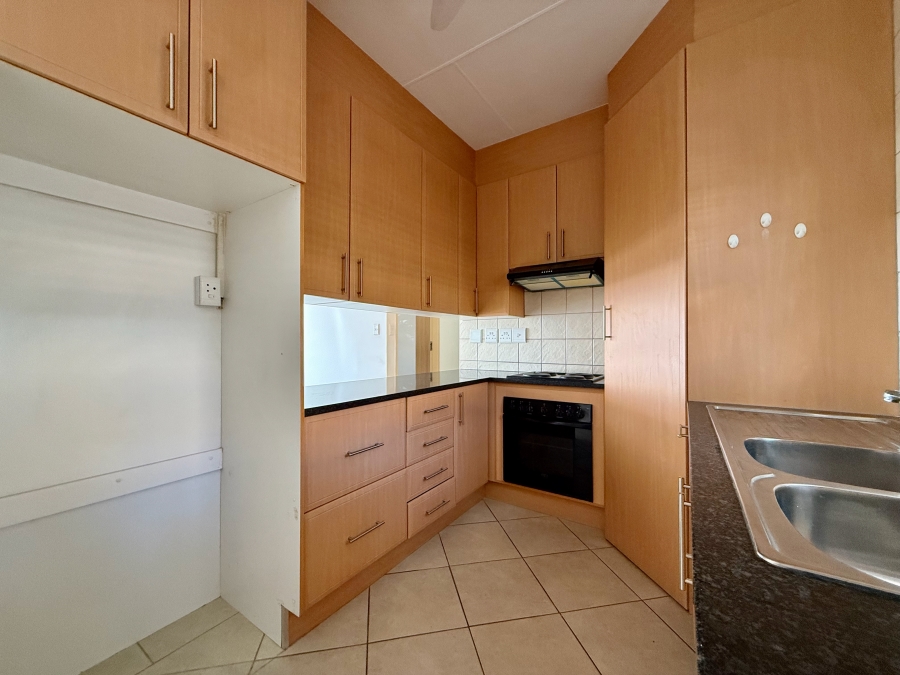 2 Bedroom Property for Sale in The Retreat Gauteng
