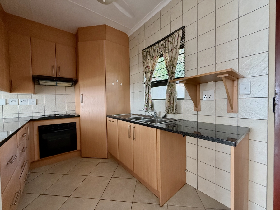2 Bedroom Property for Sale in The Retreat Gauteng