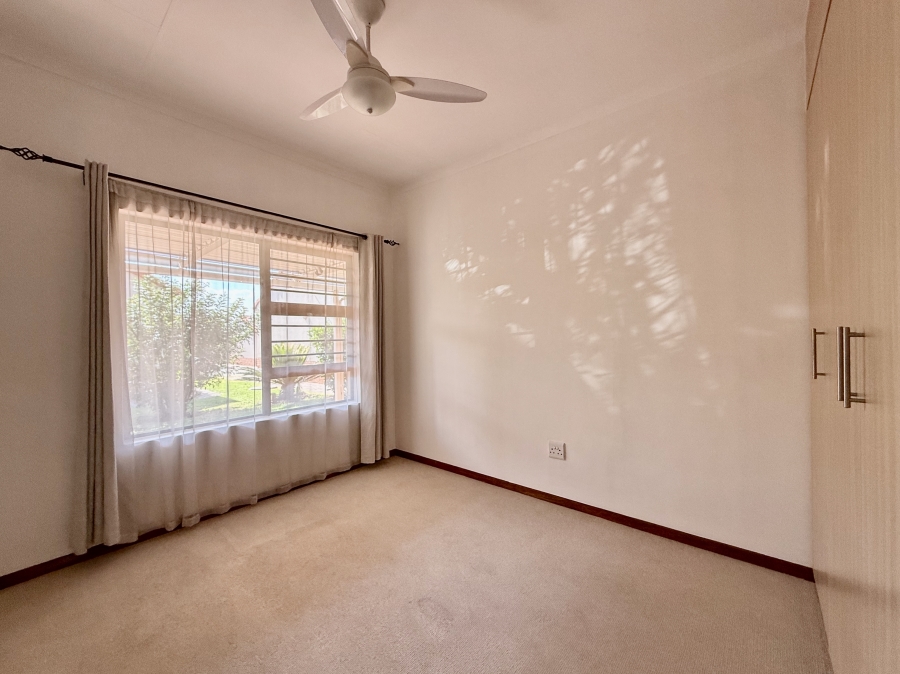 2 Bedroom Property for Sale in The Retreat Gauteng
