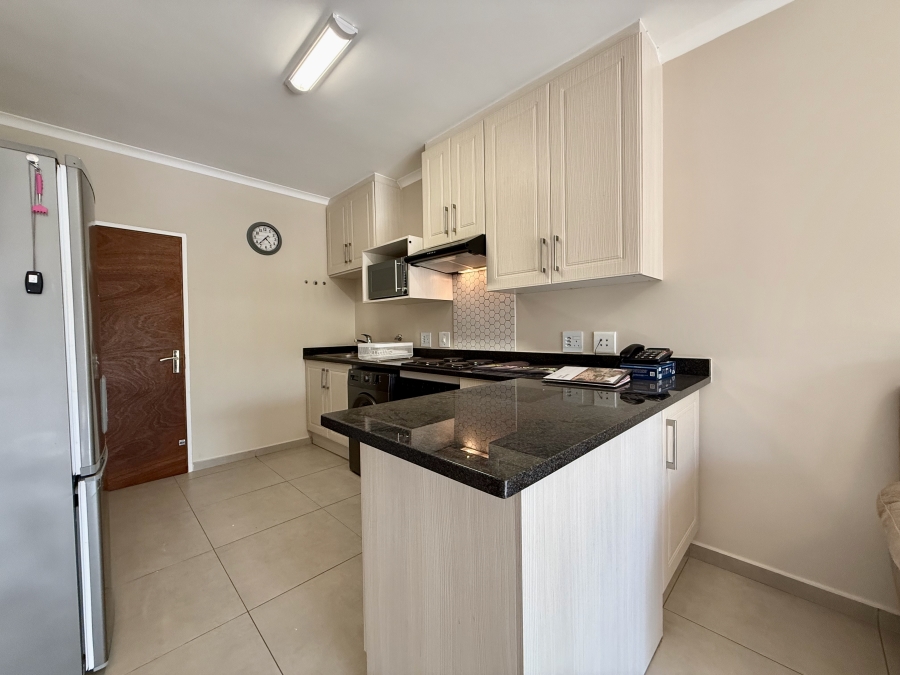 1 Bedroom Property for Sale in The Retreat Gauteng