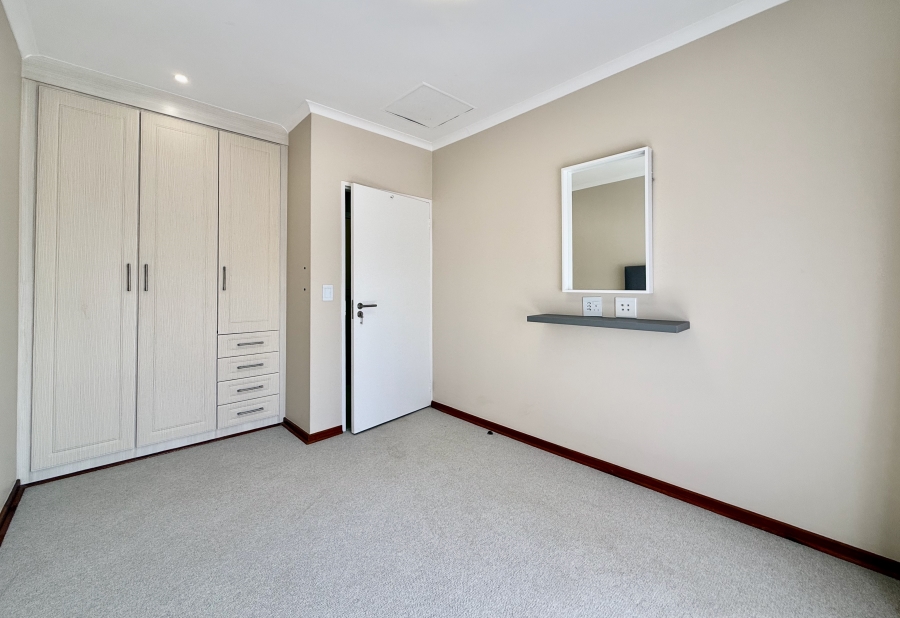1 Bedroom Property for Sale in The Retreat Gauteng