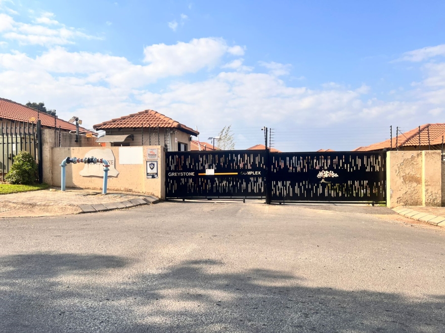 2 Bedroom Property for Sale in Groblerpark Gauteng