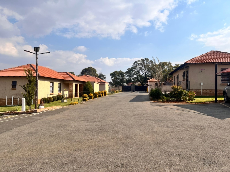 2 Bedroom Property for Sale in Groblerpark Gauteng