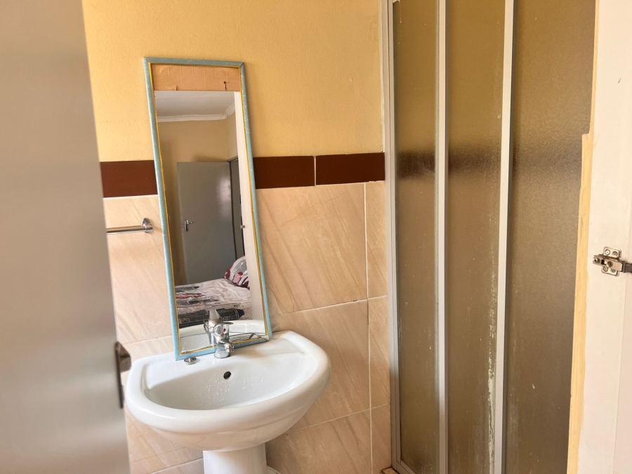 2 Bedroom Property for Sale in Groblerpark Gauteng