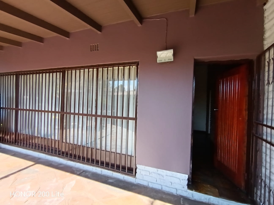 5 Bedroom Property for Sale in Olifantsfontein Gauteng