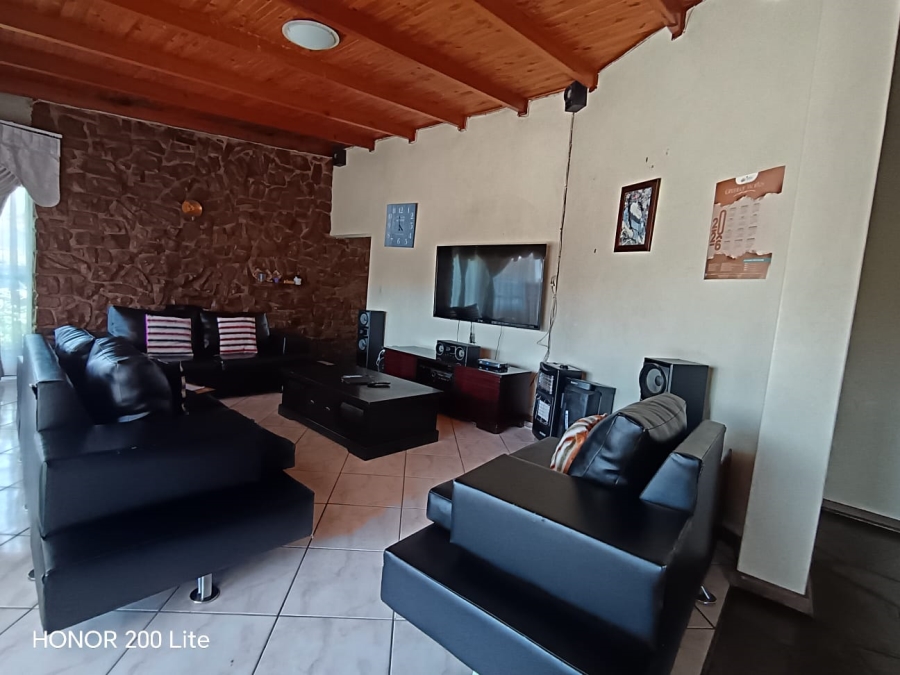 5 Bedroom Property for Sale in Olifantsfontein Gauteng