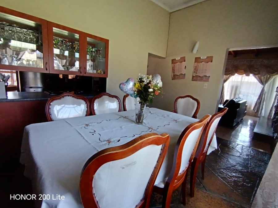 5 Bedroom Property for Sale in Olifantsfontein Gauteng
