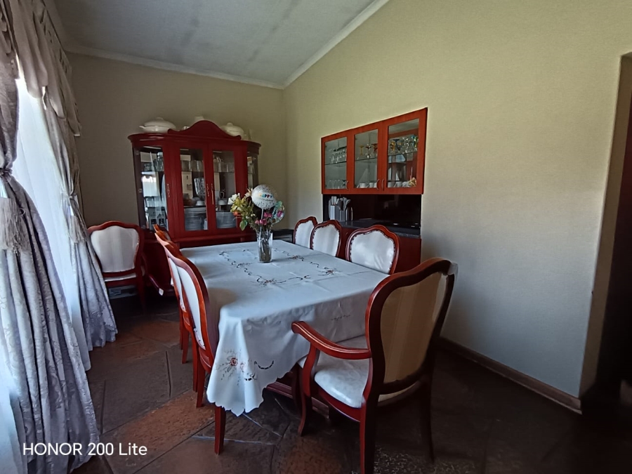 5 Bedroom Property for Sale in Olifantsfontein Gauteng