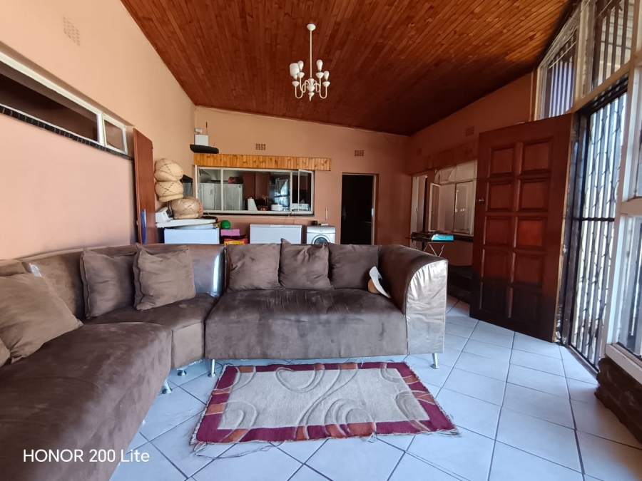 5 Bedroom Property for Sale in Olifantsfontein Gauteng