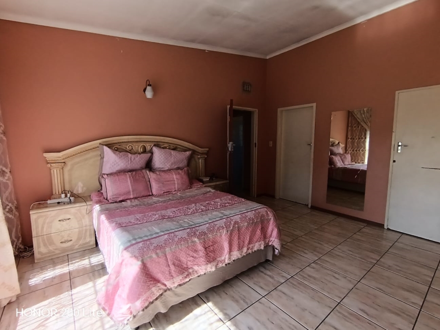 5 Bedroom Property for Sale in Olifantsfontein Gauteng