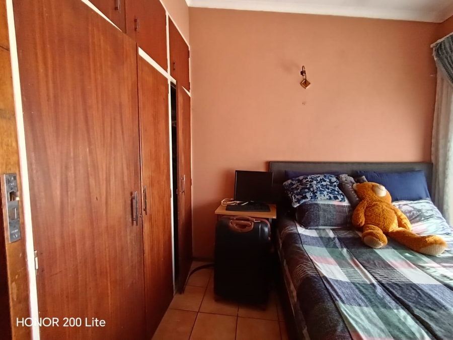 5 Bedroom Property for Sale in Olifantsfontein Gauteng