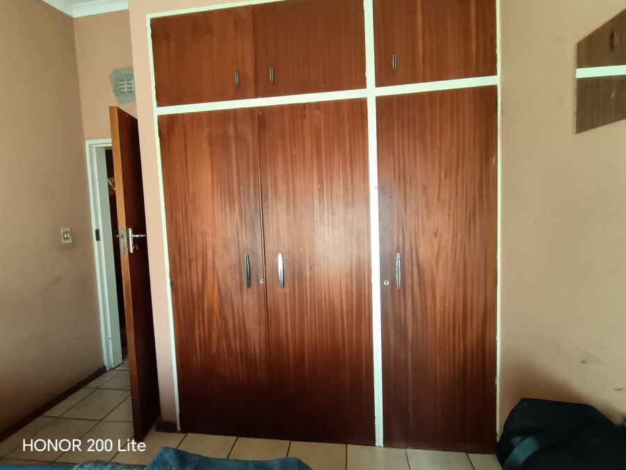 5 Bedroom Property for Sale in Olifantsfontein Gauteng