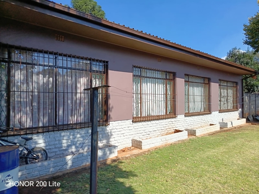 5 Bedroom Property for Sale in Olifantsfontein Gauteng