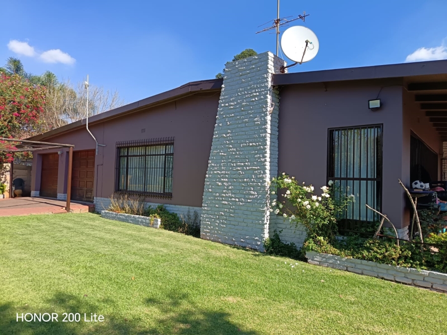5 Bedroom Property for Sale in Olifantsfontein Gauteng