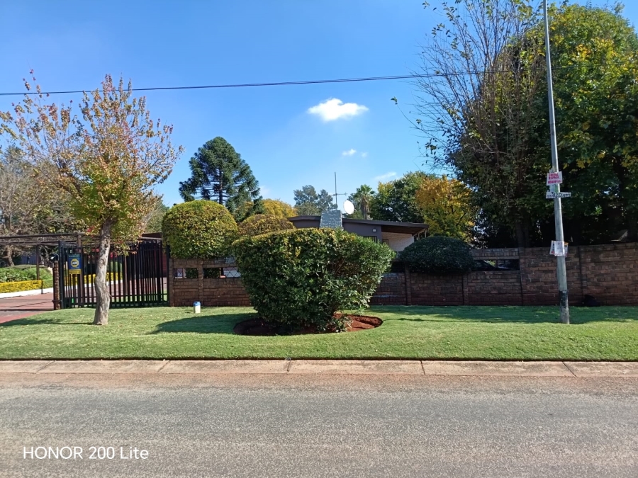 5 Bedroom Property for Sale in Olifantsfontein Gauteng