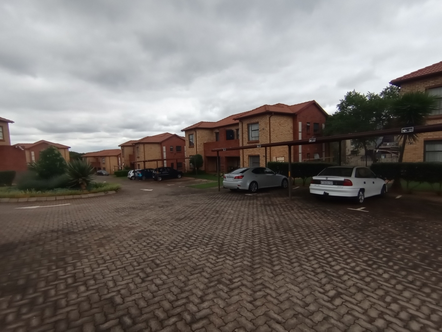 To Let 2 Bedroom Property for Rent in Sugar Bush Estate Gauteng
