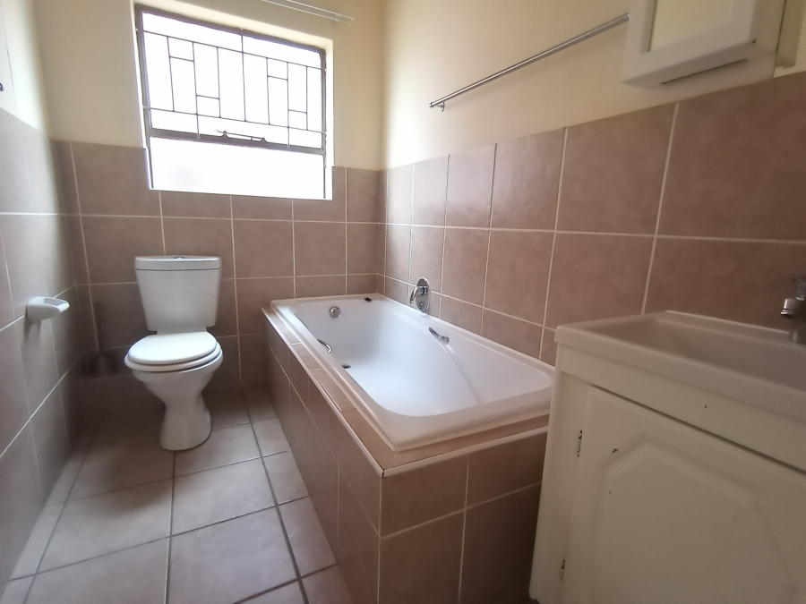 To Let 2 Bedroom Property for Rent in Sugar Bush Estate Gauteng