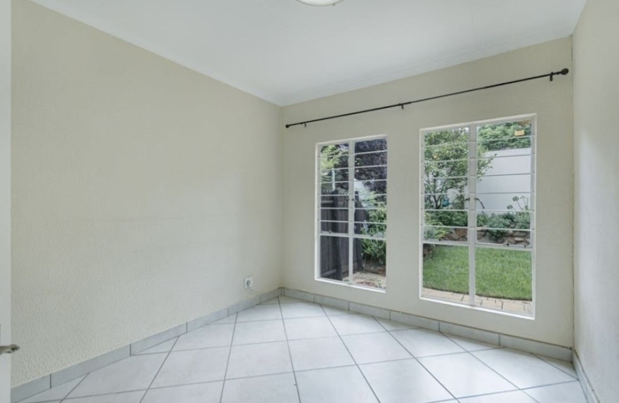 2 Bedroom Property for Sale in Douglasdale Gauteng