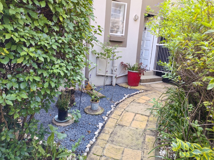 2 Bedroom Property for Sale in Douglasdale Gauteng