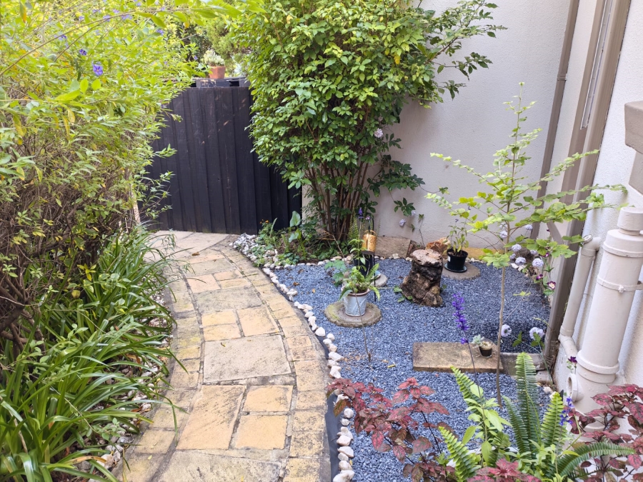 2 Bedroom Property for Sale in Douglasdale Gauteng
